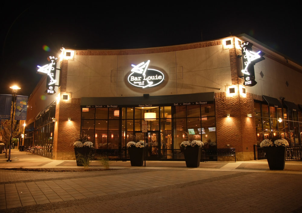 Novi's Best Spot for Food & Fun Twelve Mile Crossing at Fountain Walk